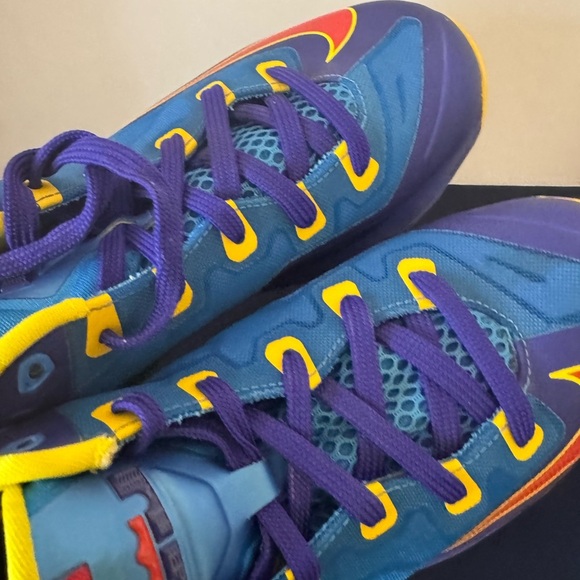 Nike Air Max XI Low GS Superman Blue, Red, Yellow; 2014 Size 6 Youth Womens 7.5 - Picture 8 of 16